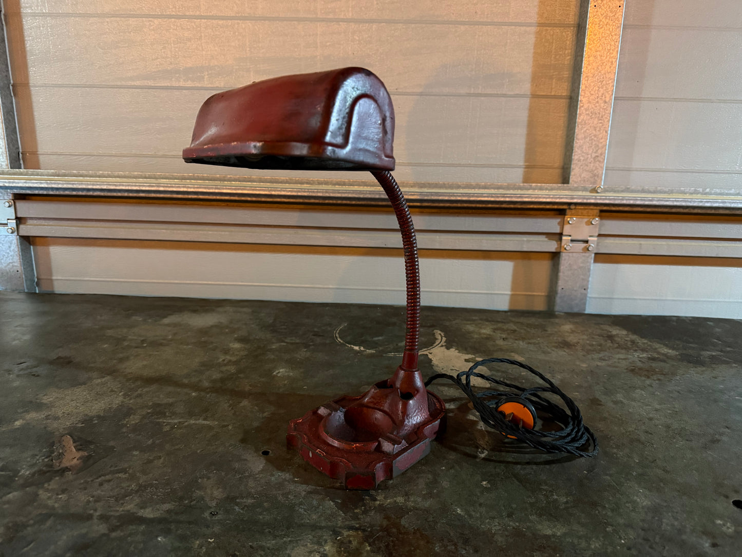 Gooseneck workshop desk lamp