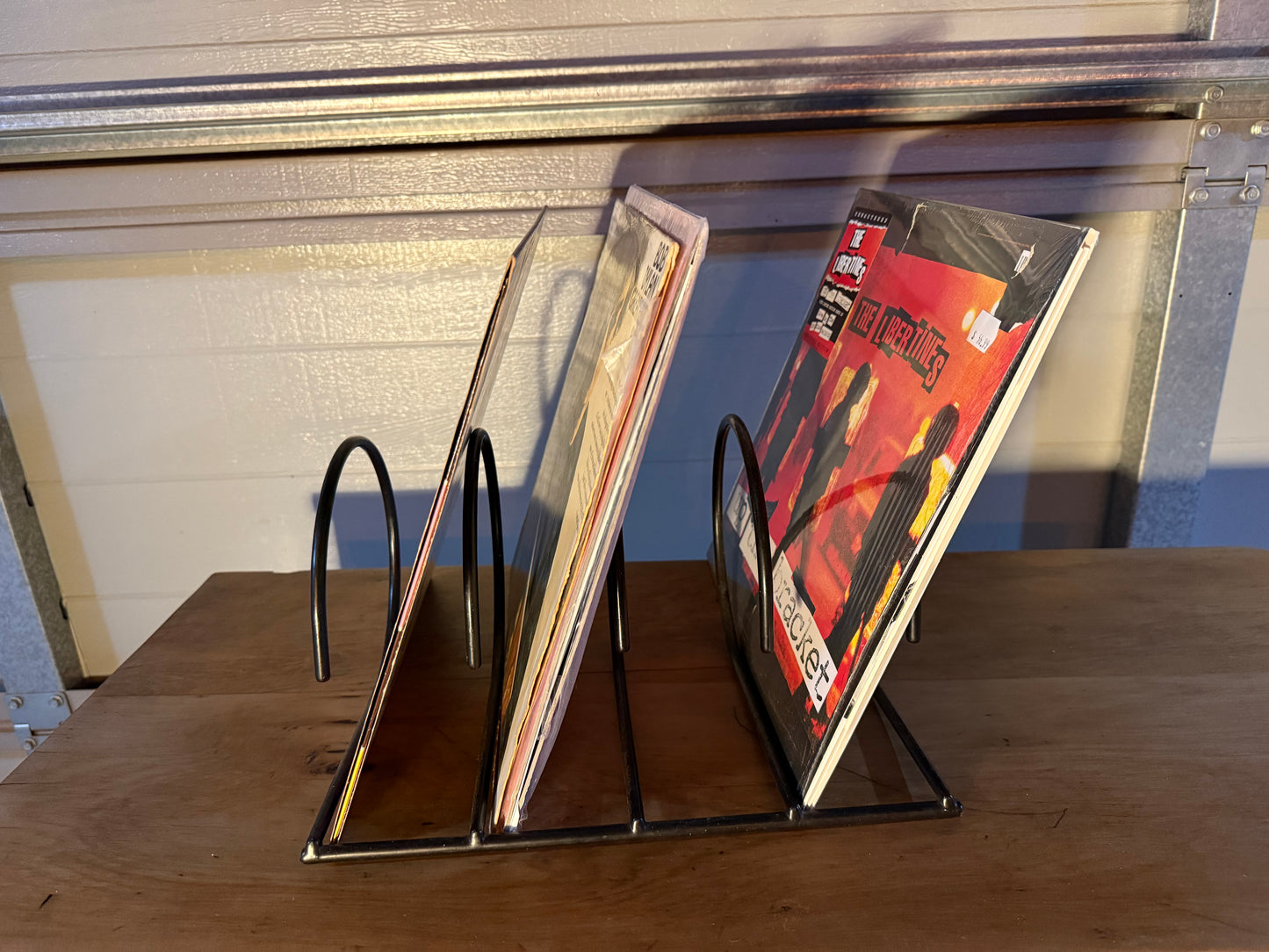 Book / record wire stand