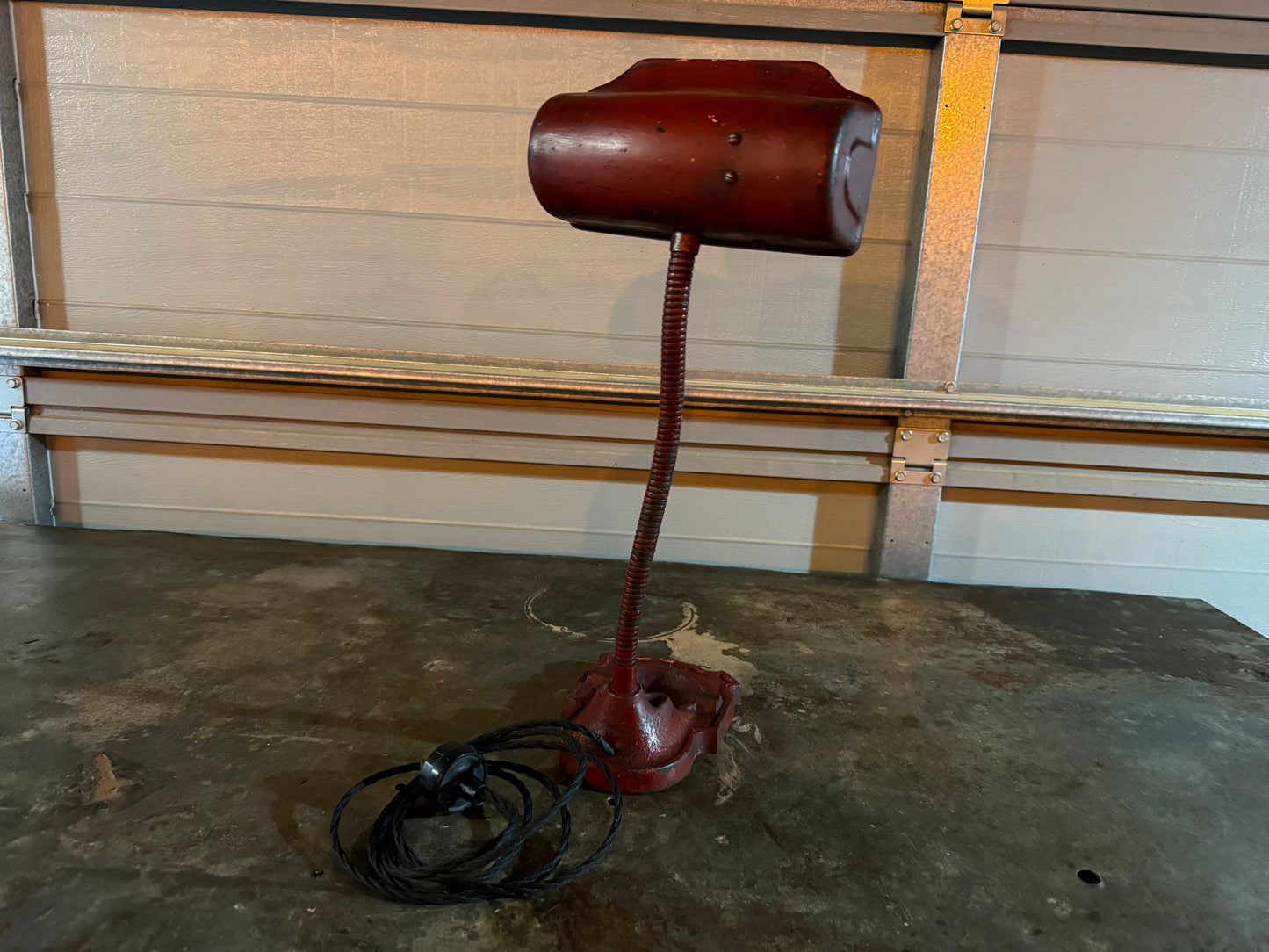 Gooseneck workshop desk lamp